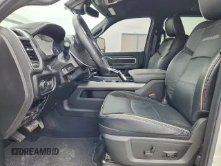 2024 Ram 2500 Laramie z VIN 3C6UR5FL4RG264988, wystawiony jako Copart lot #59959315 z przebiegiem 22 787 mil mil oraz Szkoda całkowita • Salvage title. Historia ofert i sprzedaży dostępna na DreamBid. Obrazek 7.