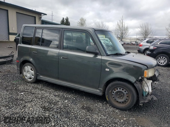 2005 Scion xB z VIN JTLKT334250173983, wystawiony jako Copart lot #52455685 z przebiegiem 98 953 mil mil oraz Szkody całkowita. Historia ofert i sprzedaży dostępna na DreamBid. Obrazek 4.