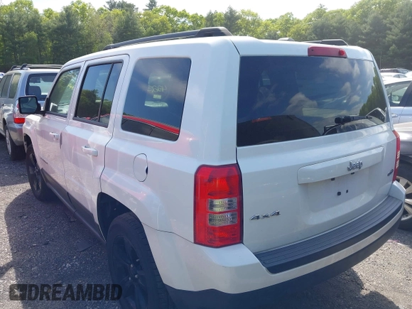 2015 Jeep Patriot Latitude with VIN 1C4NJRFB4FD394829, listed as a IAAI auction lot 42252571 with 113,071 mi miles and . Bid and sale history available at DreamBid. Image 3.