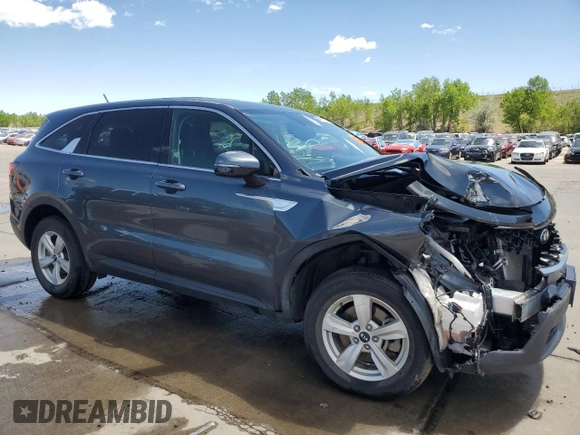 2021 Kia Sorento LX z VIN 5XYRGDLC4MG018310, wystawiony jako Copart lot #56917725 z przebiegiem 42 665 mil mil oraz Szkoda całkowita • Salvage title. Historia ofert i sprzedaży dostępna na DreamBid. Obrazek 4.