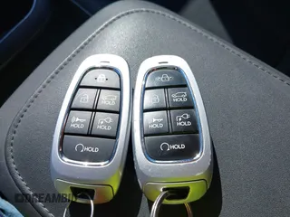2022 Hyundai Ioniq 5 SEL z VIN KM8KNDAF3NU082824, wystawiony jako IAAI lot #41720414 z przebiegiem 36 693 mil mil oraz . Historia ofert i sprzedaży dostępna na DreamBid. Obrazek 11.