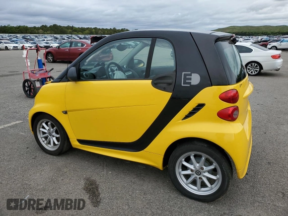 2015 Smart fortwo Passion with VIN WMEEJ9AA5FK831751, listed as a Copart auction lot 58025575 with 55,512 mi miles and Salvage title. Bid and sale history available at DreamBid. Image 2.