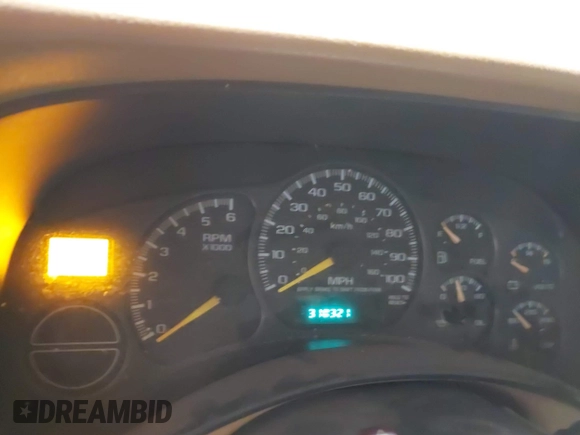 2000 GMC Yukon XL SLT with VIN 3GKEC16T7YG112844, listed as a IAAI auction lot 41374619 with 310,321 mi miles and . Bid and sale history available at DreamBid. Image 7.