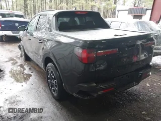 2024 Hyundai Santa Cruz SEL z VIN 5NTJCDDE5RH125196, wystawiony jako IAAI lot #41805584 z przebiegiem 3 944 mil mil oraz . Historia ofert i sprzedaży dostępna na DreamBid. Obrazek 3.