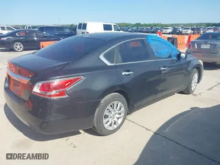 2015 Nissan Altima 2.5 with VIN 1N4AL3AP2FN308443, listed as a IAAI auction lot 41903828 with 219,522 mi miles. Bid and sale history available at carsss.com. Image 4.