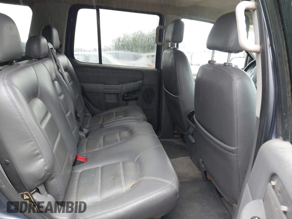 2003 Ford Explorer XLT with VIN 1FMZU73K73ZA63805, listed as a IAAI auction lot 42217052 with 266,219 mi miles and . Bid and sale history available at carsss.com. Image 8.