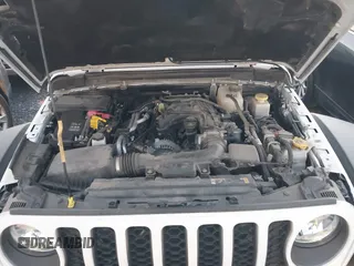 2022 Jeep Gladiator Rubicon z VIN 1C6JJTBG3NL111054, wystawiony jako IAAI lot #40793144 z przebiegiem 40 115 mil mil oraz . Historia ofert i sprzedaży dostępna na DreamBid. Obrazek 10.