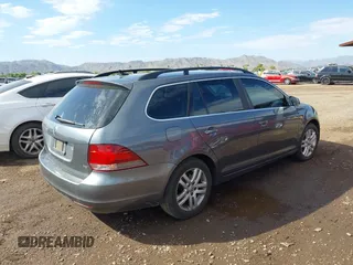 2014 Volkswagen Jetta TDI w/Sunroof z VIN 3VWPL7AJ8EM600921, wystawiony jako IAAI lot #42682570 z przebiegiem 148 591 mil mil oraz . Historia ofert i sprzedaży dostępna na DreamBid. Obrazek 4.