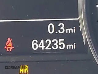 2013 Audi A8 3.0L с VIN WAURGAFD8DN012938, выставлен на аукционе IAAI как лот 42334901 с пробегом 64 235 миль миль и . История ставок и продаж доступна на DreamBid. Изображение 15.