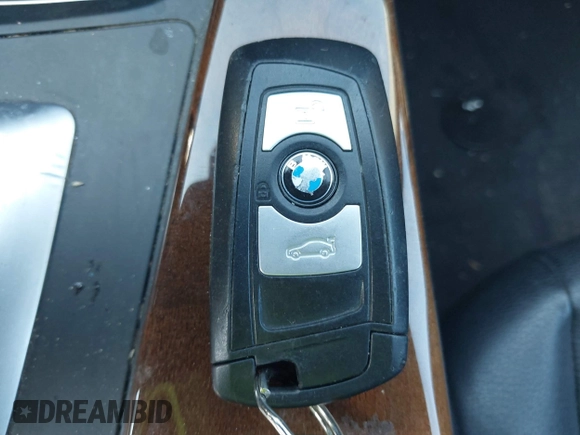 2013 BMW 3 Series 328i with VIN WBA3A5C57DF355908, listed as a IAAI auction lot 41740181 with 81,283 mi miles. Bid and sale history available at carsss.com. Image 11.