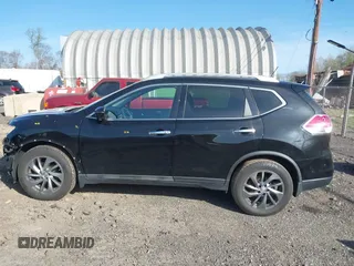 2015 Nissan Rogue SV z VIN 5N1AT2MV5FC909139, wystawiony jako IAAI lot #42085769 z przebiegiem 94 030 mil mil oraz . Historia ofert i sprzedaży dostępna na DreamBid. Obrazek 15.