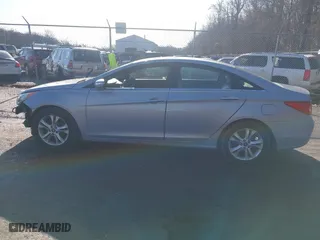 2013 Hyundai Sonata SE with VIN 5NPEC4AC3DH639723, listed as a IAAI auction lot 41512518 with 111,731 mi miles. Bid and sale history available at carsss.com. Image 14.
