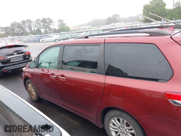 2011 Toyota Sienna XLE AAS с VIN 5TDYK3DCXBS001286, выставлен на аукционе IAAI как лот 42363820 с пробегом 80 138 миль миль и . История ставок и продаж доступна на DreamBid. Изображение 14.