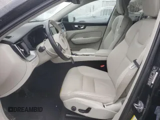 2018 Volvo XC60 Momentum with VIN LYV102RK1JB087884, listed as a Copart auction lot 49696925 with 34,601 mi miles and Salvage Title. Bid and sale history available at carsss.com. Image 7.