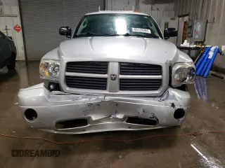 2006 Dodge Dakota SLT with VIN 1D7HW42NX6S711998, listed as a Copart auction lot 80129394 with 214,546 mi miles and Salvage Title. Bid and sale history available at carsss.com. Image 5.