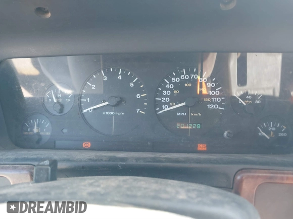 1997 Jeep Grand Cherokee Laredo with VIN 1J4GZ58S4VC633205, listed as a IAAI auction lot 41727571 with 201,228 mi miles. Bid and sale history available at carsss.com. Image 7.