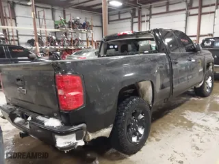 2017 Chevrolet Silverado 1500 LT with VIN 1GCVKREC3HZ183876, listed as a IAAI auction lot 41404639 with 122,367 mi miles. Bid and sale history available at carsss.com. Image 4.