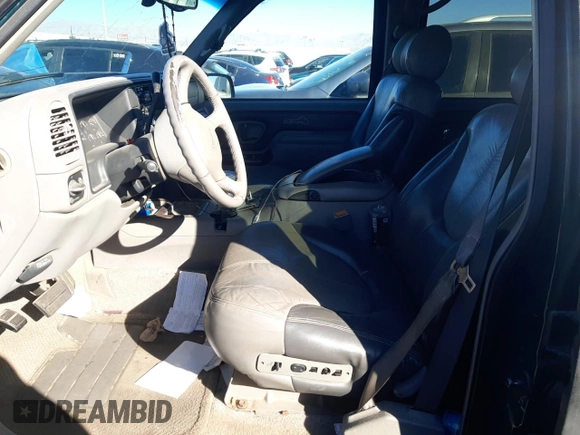 2000 GMC Denali with VIN 1GKEK13R6YR146253, listed as a Copart auction lot 44381765 with 264,950 mi miles and Salvage Title. Bid and sale history available at DreamBid. Image 7.