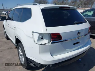 2018 Volkswagen Atlas S with VIN 1V2AP2CA1JC565274, listed as a IAAI auction lot 41686934 with 68,289 mi miles and . Bid and sale history available at DreamBid. Image 3.