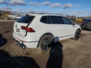 2024 Volkswagen Tiguan SEL R-Line with VIN 3VV4B7AX4RM103708, listed as a Copart auction lot 86616924 with 8,682 mi miles and Clean Title. Bid and sale history available at carsss.com. Image 3.