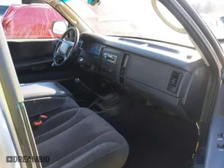 2001 Dodge Dakota Sport with VIN 1B7GL2AN21S158812, listed as a IAAI auction lot 41483542 with 175,135 mi miles. Bid and sale history available at carsss.com. Image 5.