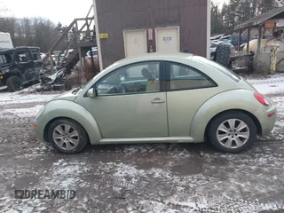 2008 Volkswagen New Beetle Coupe S with VIN 3VWPG31C68M518009, listed as a IAAI auction lot 40982053 with 156,552 mi miles. Bid and sale history available at carsss.com. Image 14.