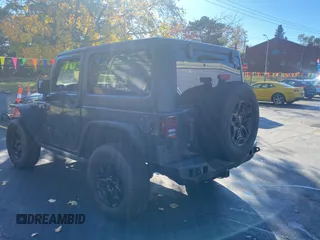 2017 Jeep Wrangler Willys Wheeler z VIN 1C4AJWAGXHL602088, wystawiony jako Copart lot #80106684 z przebiegiem 101 804 mil mil oraz Czysty tytuł • Clean title. Historia ofert i sprzedaży dostępna na DreamBid. Obrazek 3.
