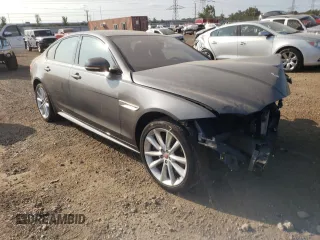 2018 Jaguar XF 35t R-Sport with VIN SAJBL4EV2JCY55361, listed as a Copart auction lot 68311824 with 34,165 mi miles and Salvage Title. Bid and sale history available at carsss.com. Image 4.
