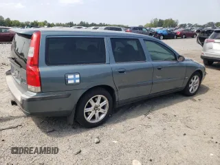 2004 Volvo V70 with VIN YV1SW61T442369211, listed as a Copart auction lot 69354244 with 245,721 mi miles and Clean Title. Bid and sale history available at carsss.com. Image 3.