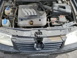 1999 Volkswagen Jetta z VIN 3VWSC29M3XM052616, wystawiony jako Copart lot #53718185 z przebiegiem 120 626 mil mil oraz Czysty tytuł • Clean title. Historia ofert i sprzedaży dostępna na DreamBid. Obrazek 11.