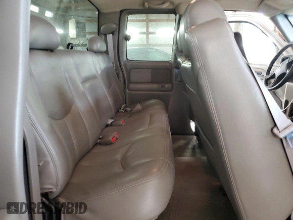 2003 Chevrolet Silverado 1500 with VIN 2GCEK19T531404178, listed as a Copart auction lot 44432345 with 194,784 mi miles and Salvage Title. Bid and sale history available at carsss.com. Image 10.