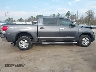 2013 Toyota Tundra Limited z VIN 5TFHY5F19DX301615, wystawiony jako IAAI lot #41837145 z przebiegiem 136 398 mil mil oraz . Historia ofert i sprzedaży dostępna na DreamBid. Obrazek 13.