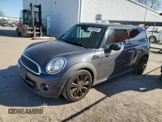 2012 MINI Clubman z VIN WMWZF3C57CT488782, wystawiony jako Copart lot #47300465 z przebiegiem 109 569 mil mil oraz Szkoda całkowita • Salvage title. Historia ofert i sprzedaży dostępna na DreamBid. Obrazek 1.