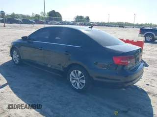 2015 Volkswagen Jetta SE with VIN 3VWD17AJ3FM301301, listed as a IAAI auction lot 41998475 with 98,407 mi miles and . Bid and sale history available at DreamBid. Image 3.