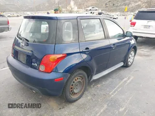 2005 Scion xA z VIN JTKKT624950088016, wystawiony jako IAAI lot #42410321 z przebiegiem 331 901 mil mil oraz . Historia ofert i sprzedaży dostępna na DreamBid. Obrazek 4.