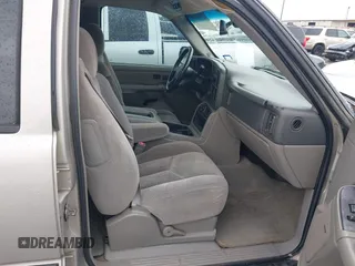 2004 Chevrolet Tahoe LT with VIN 1GNEC13Z04R203993, listed as a IAAI auction lot 42468158 with 233,657 mi miles and . Bid and sale history available at DreamBid. Image 5.