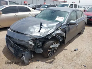 2023 Nissan Altima SV z VIN 1N4BL4DV3PN317528, wystawiony jako IAAI lot #42130756 z przebiegiem 73 037 mil mil oraz . Historia ofert i sprzedaży dostępna na DreamBid. Obrazek 2.