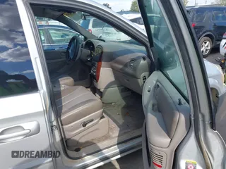 2001 Dodge Caravan Sport with VIN 2B8GP44331R386499, listed as a IAAI auction lot 41842549 with 117,662 mi miles and . Bid and sale history available at carsss.com. Image 5.