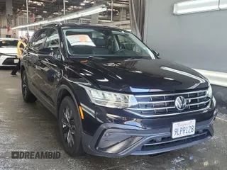 2024 Volkswagen Tiguan SE with VIN 3VV3B7AX8RM076346, listed as a IAAI auction lot 42734323 with 29,573 mi miles and . Bid and sale history available at DreamBid. Image 9.