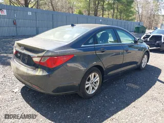 2013 Hyundai Sonata GLS with VIN 5NPEB4AC0DH806400, listed as a IAAI auction lot 42060532 with 124,735 mi miles. Bid and sale history available at carsss.com. Image 4.