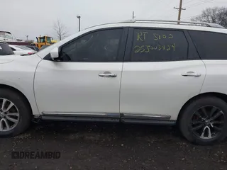 2016 Nissan Pathfinder Platinum with VIN 5N1AR2MM0GC618975, listed as a IAAI auction lot 41961002 with Not Provided miles. Bid and sale history available at carsss.com. Image 13.