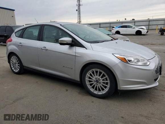 2015 Ford Focus Electric с VIN 1FADP3R4XFL317737, выставлен на аукционе Copart как лот 84839504 с пробегом 71 692 миль миль и Чистый • Clean title. История ставок и продаж доступна на DreamBid. Изображение 4.