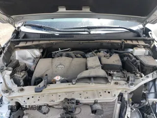 2018 Toyota Highlander SE with VIN 5TDJZRFH3JS895705, listed as a Copart auction lot 58028185 with 23,800 mi miles and Salvage title. Bid and sale history available at DreamBid. Image 12.