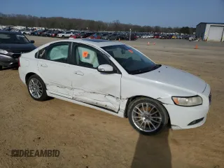 2010 Volvo S40 z VIN YV1382MS5A2501379, wystawiony jako Copart lot #47966145 z przebiegiem 159 967 mil mil oraz Szkoda całkowita • Salvage title. Historia ofert i sprzedaży dostępna na DreamBid. Obrazek 4.