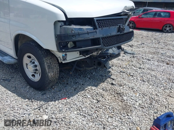 2021 Chevrolet Express Cargo z VIN 1GCWGAF71M1207030, wystawiony jako IAAI lot #42824104 z przebiegiem 40 809 mil mil oraz . Historia ofert i sprzedaży dostępna na DreamBid. Obrazek 19.