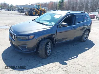 2019 Jeep Cherokee Altitude z VIN 1C4PJMLX5KD456471, wystawiony jako IAAI lot #41930854 z przebiegiem 58 083 mil mil oraz . Historia ofert i sprzedaży dostępna na DreamBid. Obrazek 2.