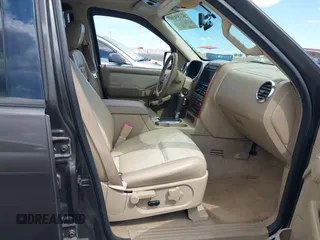 2007 Ford Explorer Eddie Bauer with VIN 1FMEU74EX7UB71748, listed as a IAAI auction lot 42139138 with 224,884 mi miles. Bid and sale history available at carsss.com. Image 5.