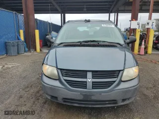 2005 Dodge Caravan SE with VIN 1D4GP25R65B349112, listed as a Copart auction lot 81684204 with 101,957 mi miles and Salvage Title. Bid and sale history available at carsss.com. Image 5.