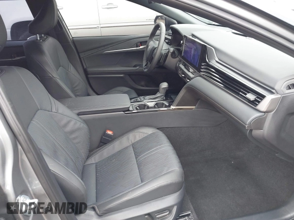 2025 Toyota Camry LE z VIN 4T1DAACK5SU554563, wystawiony jako IAAI lot #41788016 z przebiegiem 4 023 mil mil oraz . Historia ofert i sprzedaży dostępna na DreamBid. Obrazek 5.