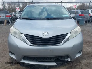 2011 Toyota Sienna LE AAS with VIN 5TDKK3DC8BS051934, listed as a IAAI auction lot 42040204 with 207,863 mi miles. Bid and sale history available at carsss.com. Image 12.